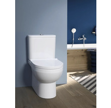 Weißes Stand-WC vor einer Badezimmerwand