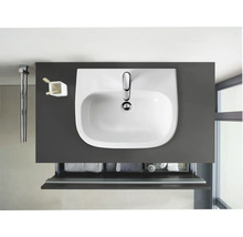 Waschbeckenunterschrank mit Waschbecken, Armatur und Handtuchhalter von oben