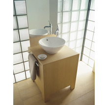 Badezimmer mit Aufsatzwaschbecken, Waschtisch, Armatur, Handtuchhalter und Handtuch