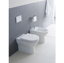 Modernes Badezimmer mit Toilette und Bidet