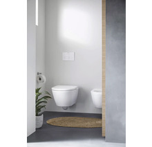 Modernes Badezimmer mit wandhängendem WC und Bidet