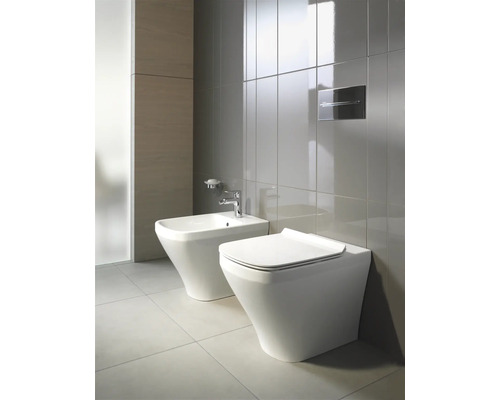 Badezimmer mit Bidet und Wand-WC