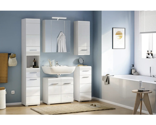 Badezimmer mit weißen Badmöbeln, Waschtisch, Spiegelschrank und Stauraum