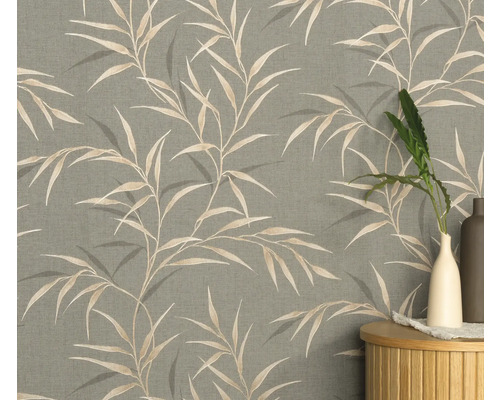 Tapete mit Bambusmuster an der Wand