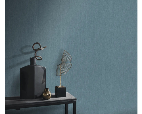 Dekorative Tapete mit abstrakten Ornamenten auf einem Tisch