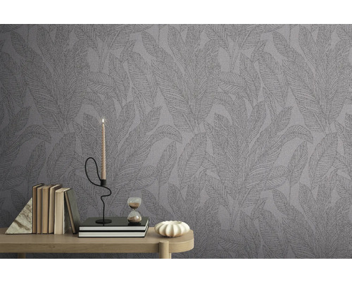 Tapete mit Blattmuster im Raum
