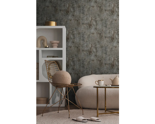 Einrichtung mit Tapete, Sessel und Sofa