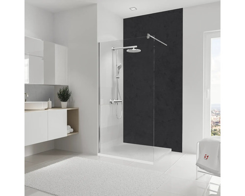 Modernes Badezimmer mit Duschabtrennung, Waschbecken und Handtüchern