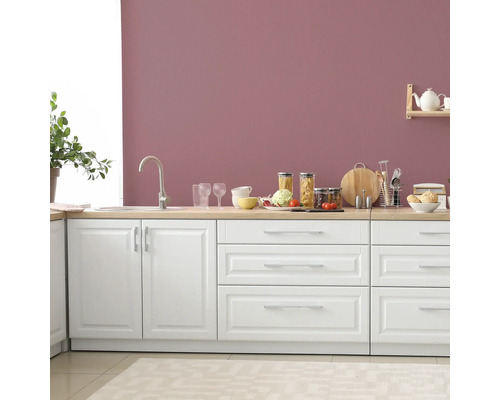 Küchenzeile mit Spüle, Armatur, Schränken und Schubladen