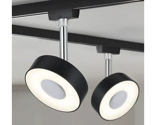 Zwei runde, schwarze LED-Strahler an einer Schiene