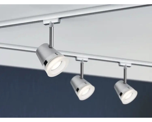 Schienenstrahler mit drei Leuchten an einer Schiene