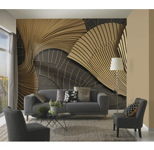 Wohnzimmer mit grauer Couch, Sessel, Tisch und Fototapete mit abstraktem Muster