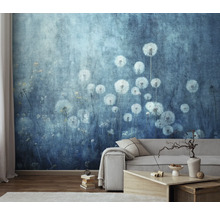 Wohnzimmer mit blauer Fototapete mit Löwenzahnmotiv