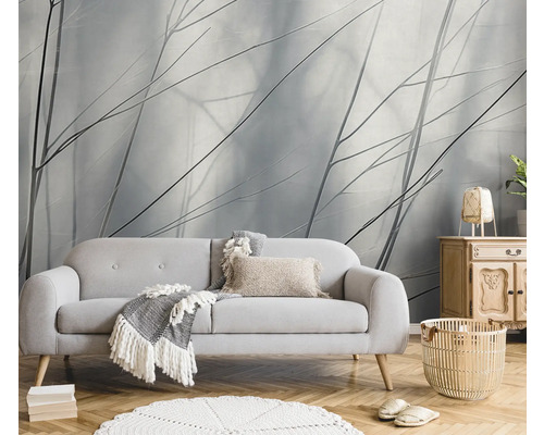 Wohnzimmer mit Sofa, Beistelltisch und dekorativer Tapete für eine gemütliche Atmosphäre.