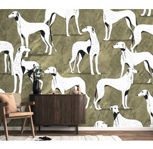 Dekoratives Wohnzimmer mit einer Wandtapete mit Hundemotiv, einem Holzschrank und einem Stuhl