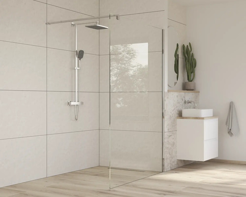 Duschkabine mit Duschsystem in einem hellen Badezimmer