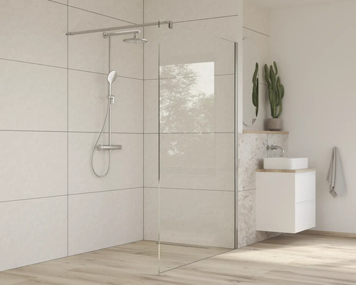 Modernes Badezimmer mit Duschabtrennung, Aufsatzwaschbecken und Wandarmatur