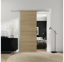 Schiebetür aus Holz in einem modernen Schlafzimmer
