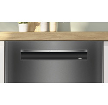 Geschirrspüler mit Bosch Logo in einer Küchenzeile