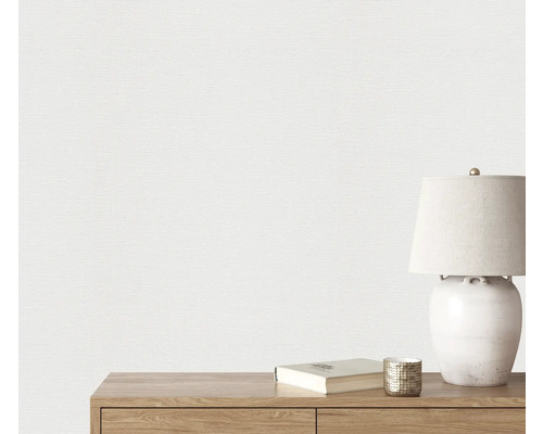 Nahaufnahme einer weißen Strukturtapete an einer Wand