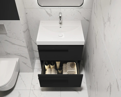 Modernes Badezimmer mit Waschbeckenunterschrank, offenem Schubfach und Marmorfliesen