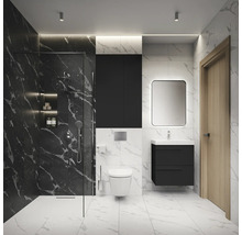 Modernes Badezimmer mit Dusche, Waschtisch, Spiegel und Toilette.