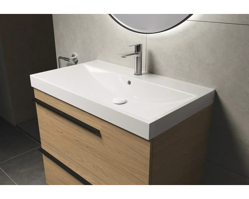 Waschtischunterschrank mit Waschbecken im Badezimmer
