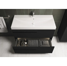 Waschtisch mit offenem Schubfach, Waschbecken, Armatur und Handtuch