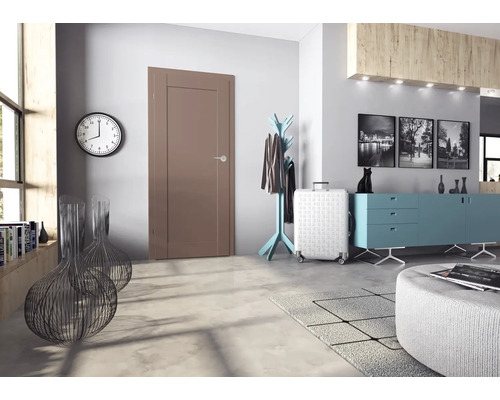 Elegantes Interieur mit einer Innentür, einer Uhr und dekorativen Elementen für ein stilvolles Zuhause