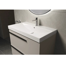 Waschtischunterschrank mit Waschbecken und Armatur im Badezimmer