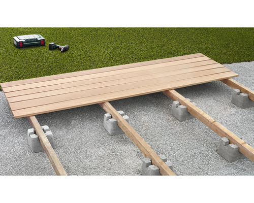 Terrassendielen auf Unterkonstruktion und Betonsteinen