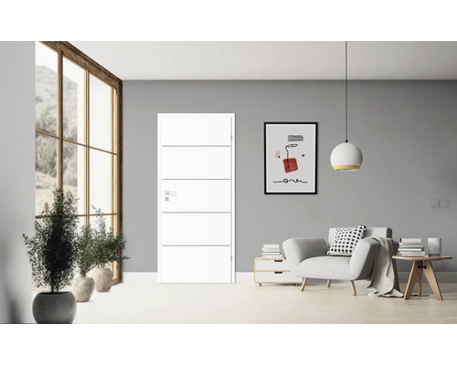 Modern eingerichtetes Wohnzimmer mit einer Innentür mit horizontalen Zierfräsungen