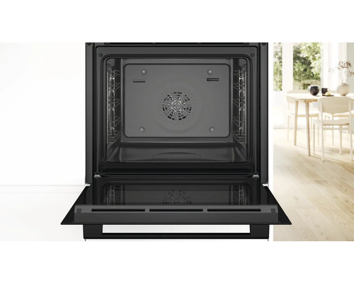 Offener Backofen mit Innenraum