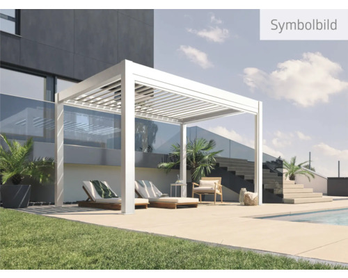 Freistehende weiße Pergola mit Gartenmöbeln im Außenbereich