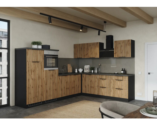 Held Möbel Winkelküche mit Geräten Trient 300 cm eiche matt zerlegt Variante reversibel 1122.6356 Moderne Küche mit Holzfronten, Arbeitsplatte und Hängeschränken.