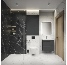 Modernes Badezimmer mit Dusche, Toilette, Waschbeckenunterschrank und Spiegel