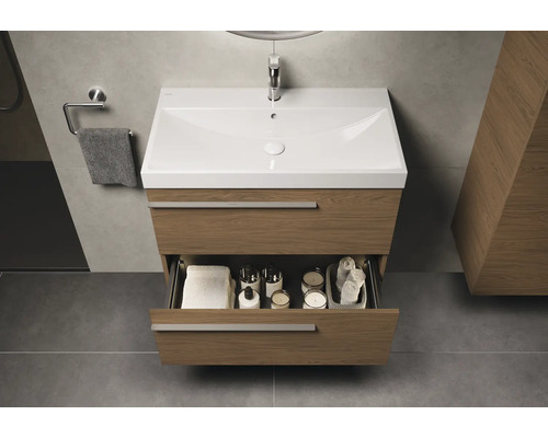 Waschtischunterschrank mit Auszug zur Aufbewahrung von Badutensilien im Badezimmer.