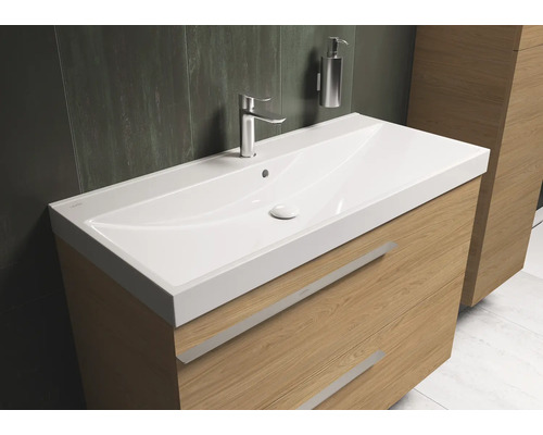 Waschtisch mit Unterschrank, Armatur und Seifenspender