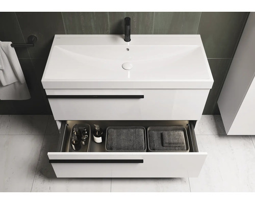 Waschtischunterschrank mit offenem Schubfach im Badezimmer