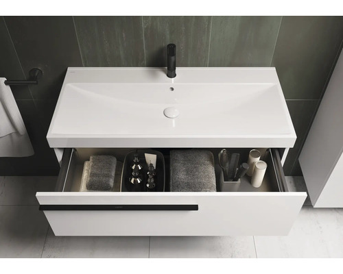 Waschtischunterschrank mit offenem Schubfach im Badezimmer