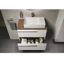 Badezimmer mit Waschtischunterschrank, Aufsatzwaschbecken und offenem Schubfach