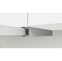 Dunstabzugshaube unter einem Hängeschrank mit Schaltern