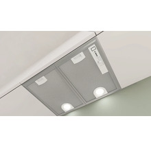 Dunstabzugshaube zur Montage unter einem Schrank mit zwei Lampen und einem Metallgitter