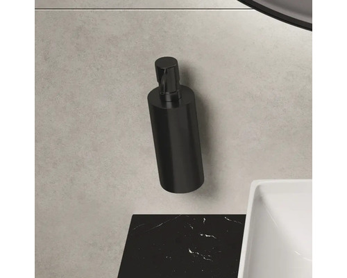 Schwarzer Seifenspender zur Wandmontage im Badezimmer