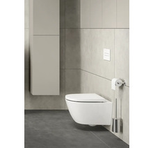 Modernes Badezimmer mit wandhängendem WC, Spülkasten und WC-Garnitur