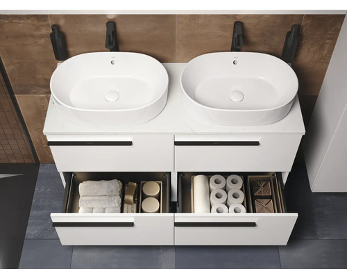 Doppelwaschtisch mit Unterschrank, geöffneten Schubladen und Badutensilien