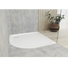 Eckige Duschwanne aus Acryl in einem Badezimmer