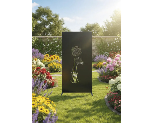 Dekorative Gartensichtschutzwand mit Blumendesign im Außenbereich