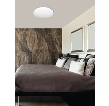 Schlafzimmer mit Deckenleuchte