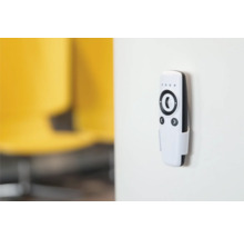 Fernbedienung mit Wandhalterung